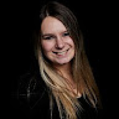 Laura  zoekt een Appartement / Huurwoning / Studio in Enschede